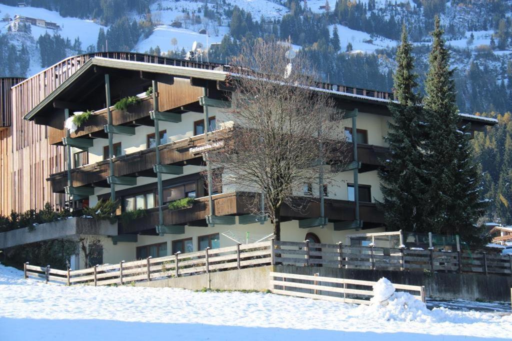Ferienwohnungen Egger - Direkt An Der Spieljochbahn Fügen Extérieur photo